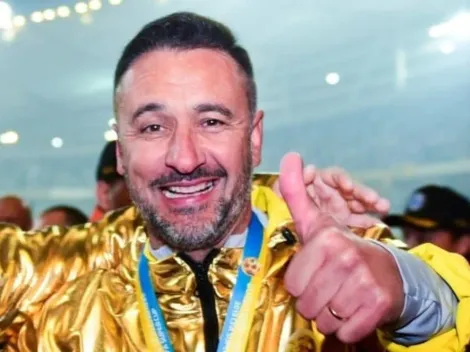 Corinthians espera conversa com Vítor Pereira para fechar contratação de “camisa 9”