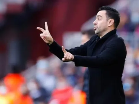 Xavi se rende ao talento de defensor do Barcelona e fala sobre seu futuro: "Depende do Clube" 