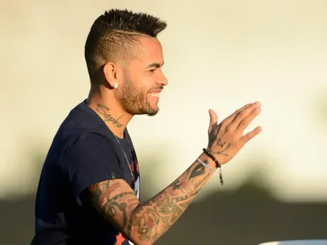 “Seis oportunidades de voltar”; Dentinho diz que Corinthians ‘brigou' por seu retorno