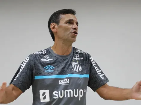 "Encantou"; Fabián Bustos fica empolgado com defensor e deve colocá-lo no time titular