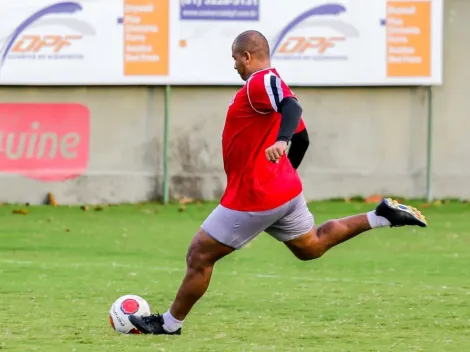 Walter se emociona em despedida e revela incômodo no Santa Cruz