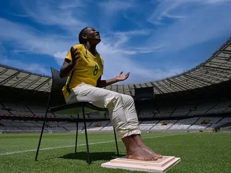 Formiga se torna a primeira mulher da história a ser eternizada na Calçada da Fama do Mineirão