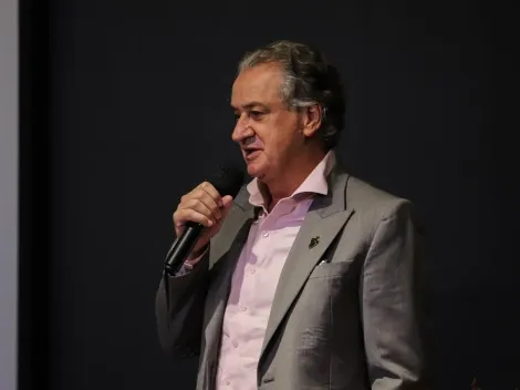 Sérgio Coelho explica como venceu a concorrência com Palmeiras e Flamengo para repatriar Júnior Alonso