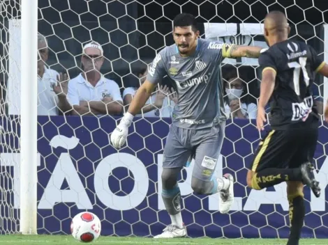 Após não se classificar no Paulistão, João Paulo cobra da diretoria do Santos novos reforços