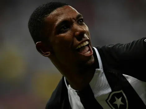 Botafogo não 'sossega' e encaminha defensor de gigante espanhol: "Promissor"