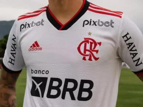 Flamengo apresenta nova camisa n°2 para restante do ano; veja imagens