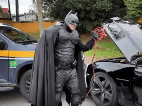 Santo cabo, Batman! Batmóvel apresenta problema em rodovia de Santa Catarina e precisa ser salvo por policiais