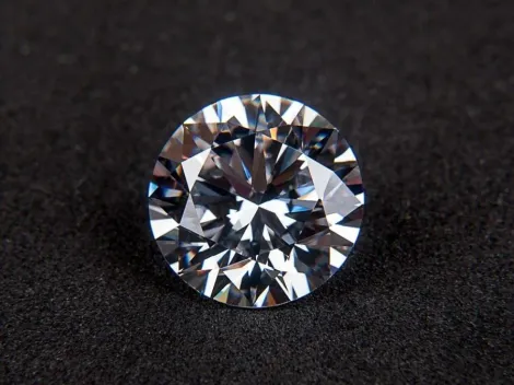 Maior diamante branco do mundo é vendido em leilão por R$ 96 milhões