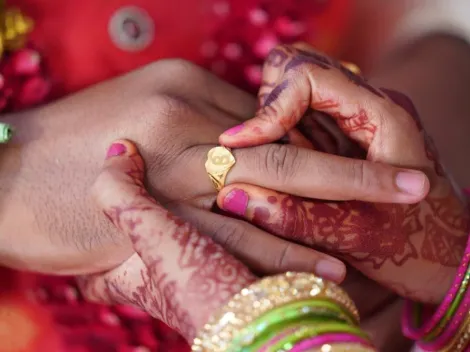 Jovem indiana, de 22 anos, atravessa floresta e rio para se casar com webnamorado