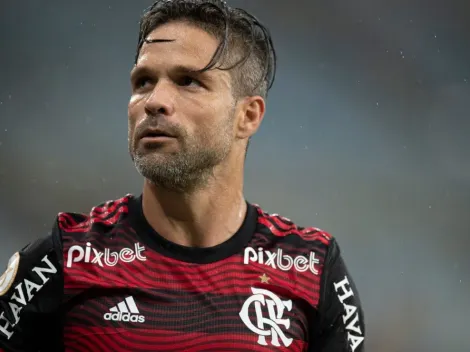 Diego 'dá as caras' e manda recado para a torcida do Flamengo após vaias: "Os erros que cometemos..."