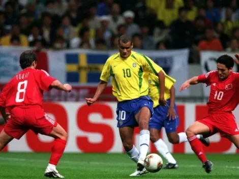 “Jamais esquecido”; Rivaldo lembra 20 anos do penta e faz ‘reunião' em comemoração