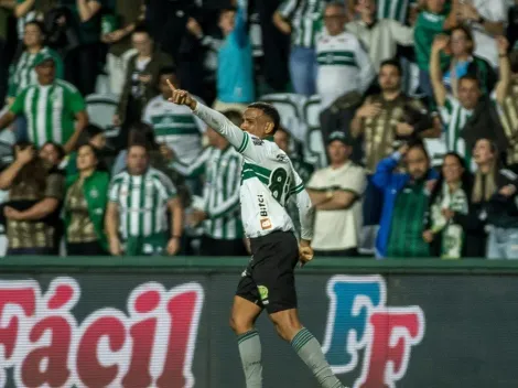Na várzea um ano atrás, José Hugo se emociona ao marcar primeiro gol pelo Coritiba no Brasileirão 