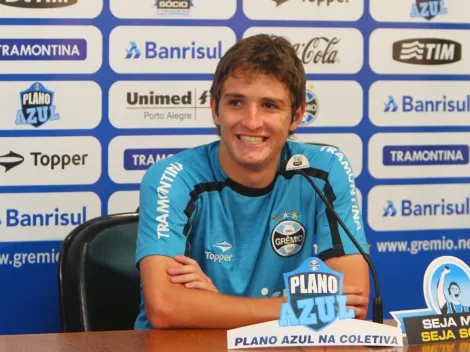 “Demonstrou interesse”; Mário Fernandes ‘mela' com rival e volta à pauta no Grêmio