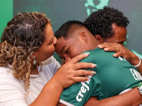 Pai de Endrick emociona torcida do Verdão ao falar de sua trajetória no Palmeiras