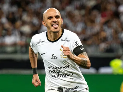 "Tem me ajudado bastante..."; Corinthians vence e Fábio Santos dá créditos a Vítor Pereira pela boa fase