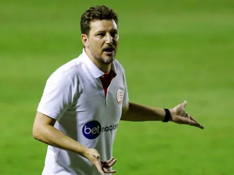 Elano não esconde insatisfação e critica postura do Botafogo em contratação de Lucas Perri