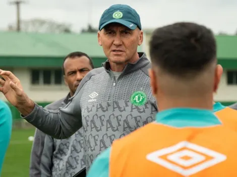 Dal Pozzo alerta Chapecoense sobre adversário e faz pedido para grupo durante a partida