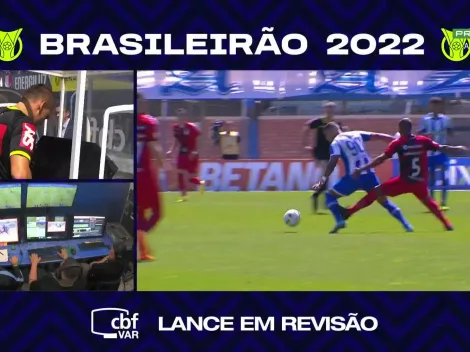 [VÍDEO] Fernandinho escapa 'ileso' de expulsão e gera revolta na torcida do Palmeiras