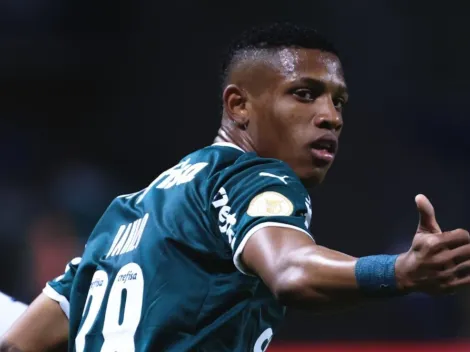 "Isso se complicou..."; Expulsão de Danilo do Palmeiras 'frustra' e 'esquenta' bastidores do Barcelona devido a atacante palmeirense