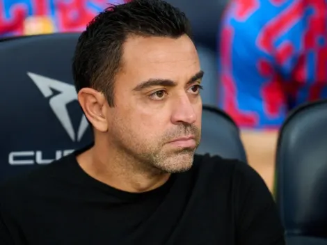 Zagueiro ‘dispensado’ por Xavi se 'torna peso' para o Barcelona mesmo atuando após sua saída e atuando por outro clube