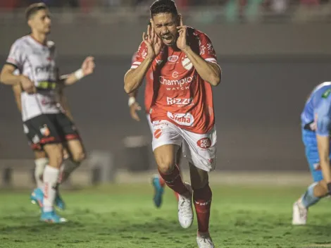 Artilheiro do Vila Nova, Neto Pessoa convoca torcida para jogo mais importante do ano