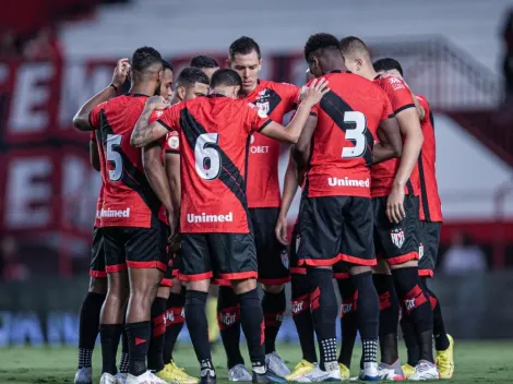 Torcida do Atlético-GO aponta culpado em derrota para o São Paulo: 'Manda vazar hoje'