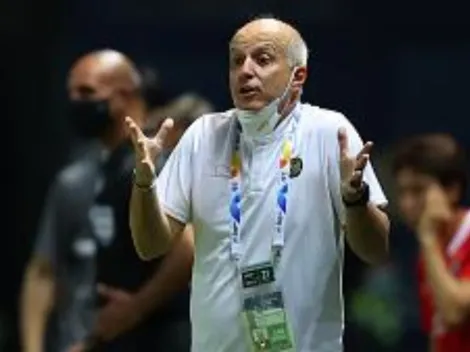 “Deu forte opinião”; Alexandre Gama traz visão sobre a presença de treinadores estrangeiros