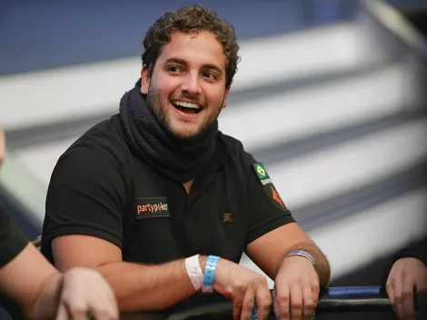 João Simão vence três torneios de poker online