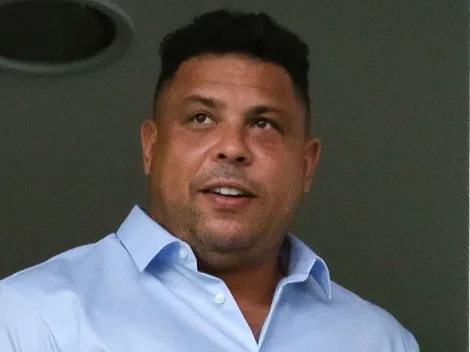 "Me deu uma pernada"; Ronaldo 'chora' após empresário levar camisa 10 ao Flamengo