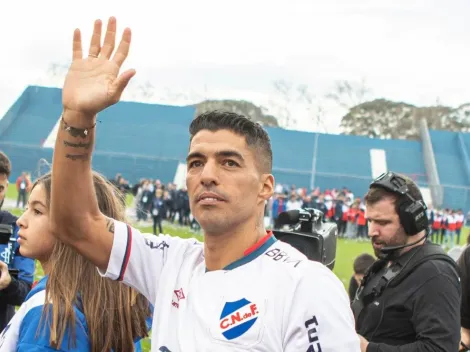 Suárez 'quebra' o silêncio no Uruguai e gremistas comemoram como um gol