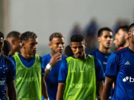 Torcida do Cruzeiro perde a paciência e cobra Ronaldo por 5 saídas