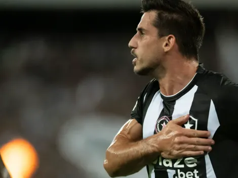 Gabriel Pires recebe duas propostas do exterior e futuro é selado no Botafogo