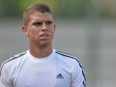 Corinthians oferece 'fortuna' por Cuéllar e valor choca Fiel