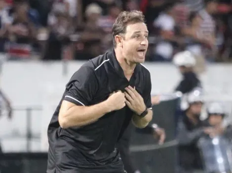 Felipe Conceição se emociona em vídeo após vitória do Santa Cruz, e ressalta importância de ‘jogar pelo grupo’