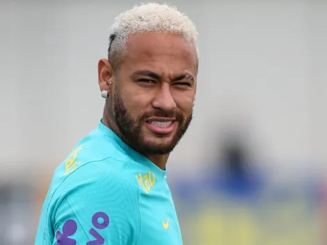 Neymar aparece 'do nada' com camisa do Santos e derruba a web