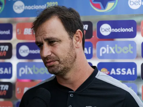 Felipe Conceição comenta sobre comportamento do jogador ao ser substituído