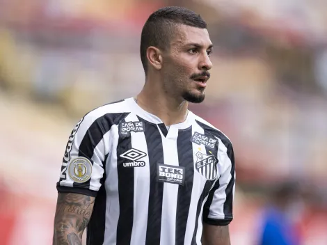 Fora da temporada do Santos, Alison vive 'pesadelo' com joelho