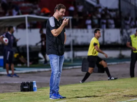 Felipe Conceição fala sobre a diretoria do Santa Cruz estar no mercado em busca de novos reforços