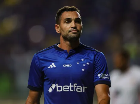 R$350 mil, vêm do futebol inglês: Notícia repercute no Cruzeiro e 'preocupa' Gilberto