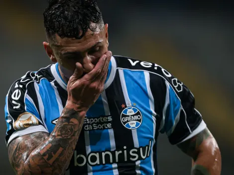 Vina vaza bastidores envolvendo Suárez no Grêmio