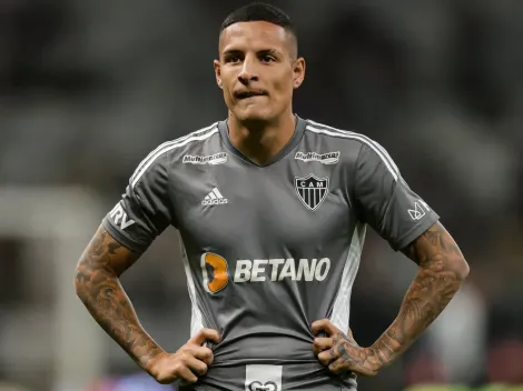 Arana cobra companheiros de elenco no Atlético