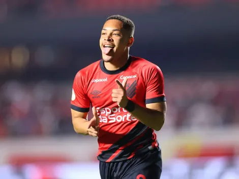 Vitor Roque é anunciado pelo Barcelona e data de saída surpreende torcida do Athletico