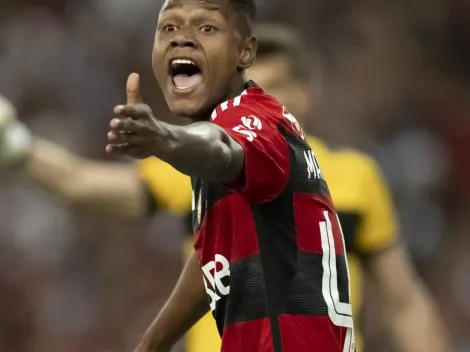 Flamengo ‘age na calada’ e decide sobre Matheus França