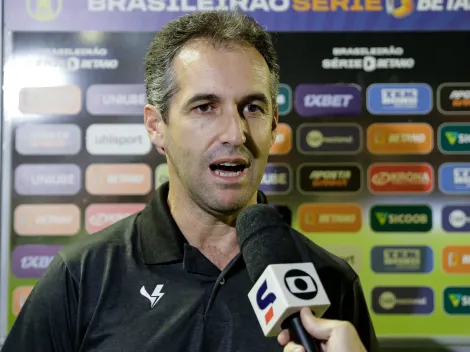 Léo Condé valoriza empate fora de casa e fala sobre a postura e a personalizada que o time teve durante a partida