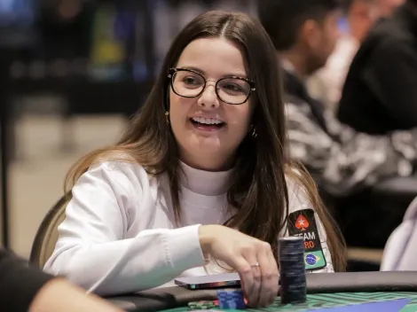 Lali Tournier foge do empate e acerta jogada bem louca no poker online
