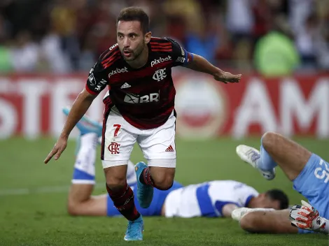 Éverton Ribeiro avisa que quer assinar contrato e Grêmio é avisado