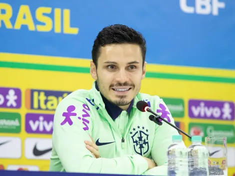 Raphael Veiga revelou que torce para que seu companheiro de equipe volte a ser convocado