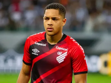 Parceiro de Vitor Roque se recupera e pode ser relacionado para duelo contra o Mengão pelo Brasileirão