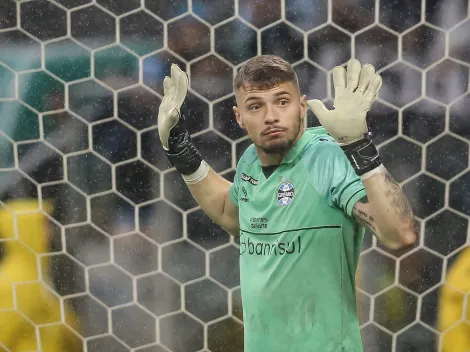 Jornalista ENLOUQUECE com Gabriel Grando e REVELA negociação do Grêmio com goleiro de SELEÇÃO