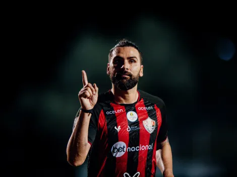 Léo Gamalho celebra rápida recuperação do Vitória após goleada sofrida